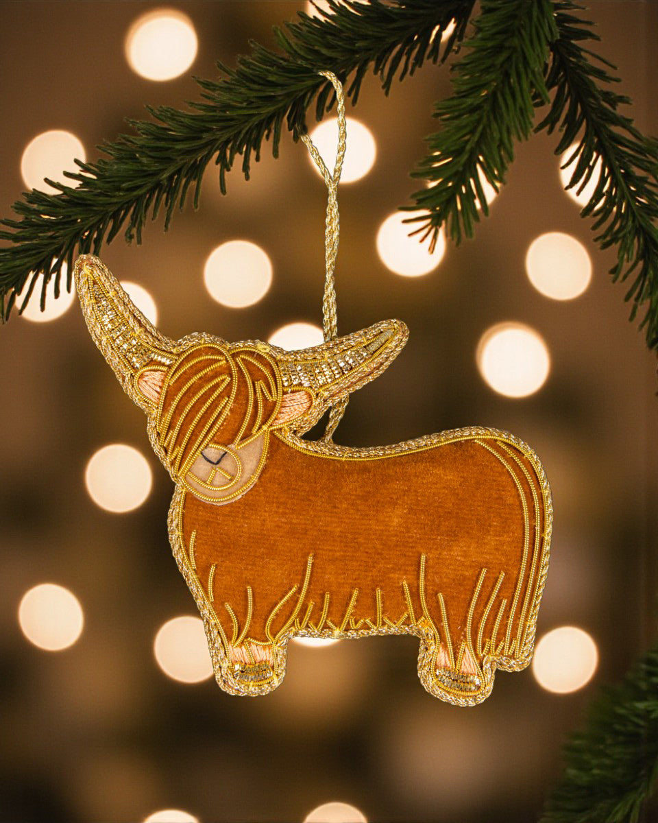 Highland Cow Christmas Decoration St Nicolas – National Trust